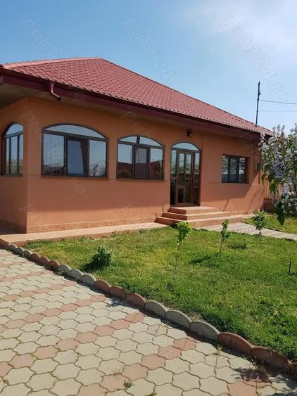 Casă cu 5 camere cu Teren 2550 Mp în Munteni
