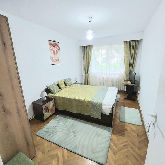 Apartament cu 3 camere decomandat în Florești