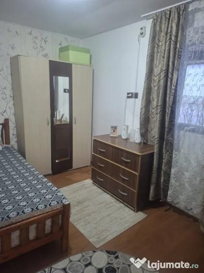 Casă cu 7 camere cu Teren 271 Mp în Central