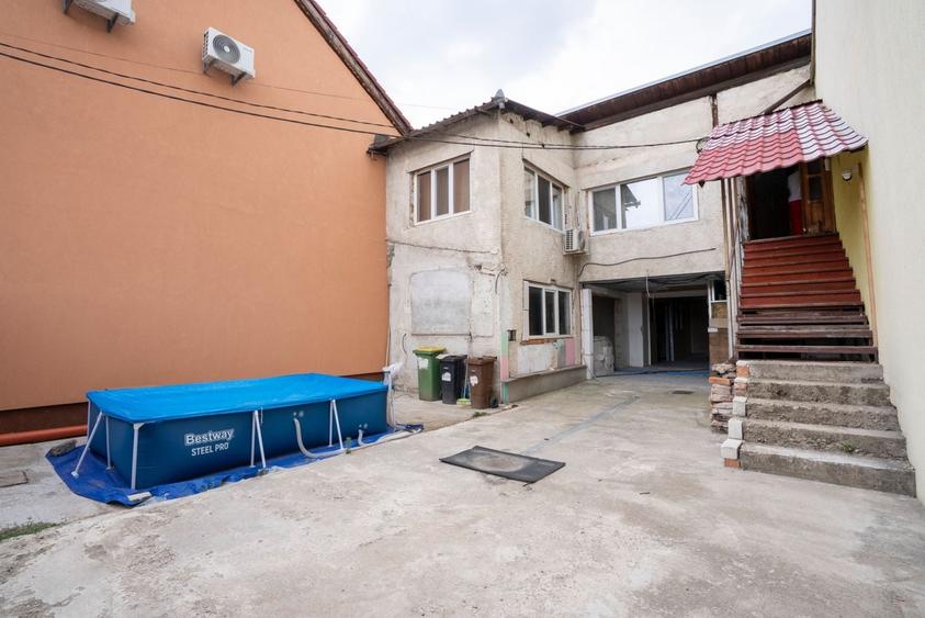 Casă individuală cu 5 camere cu Canalizare în Rogerius