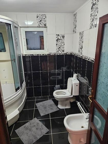 Casă individuală cu 5 camere cu Garaj în Dancu