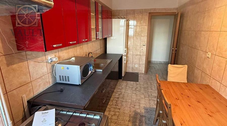Apartament cu 4 camere decomandat, mobilat în Iancului