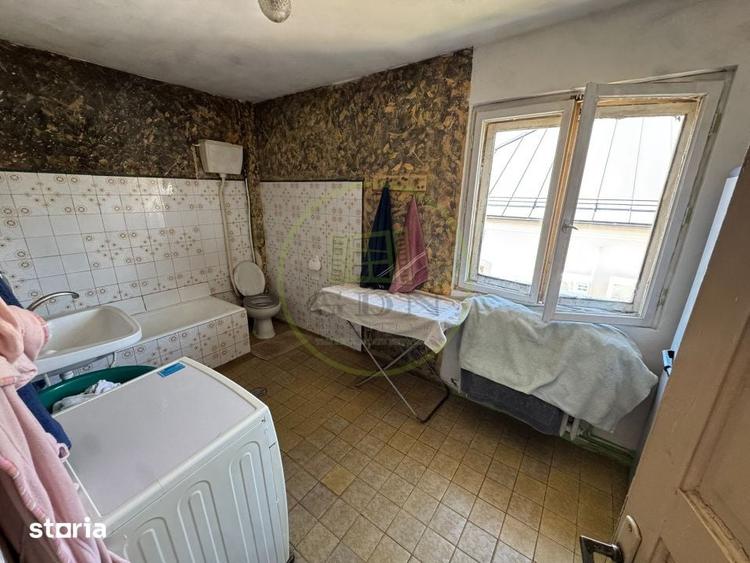 Casă cu 5 camere decomandat cu Teren 430 Mp în Siloz