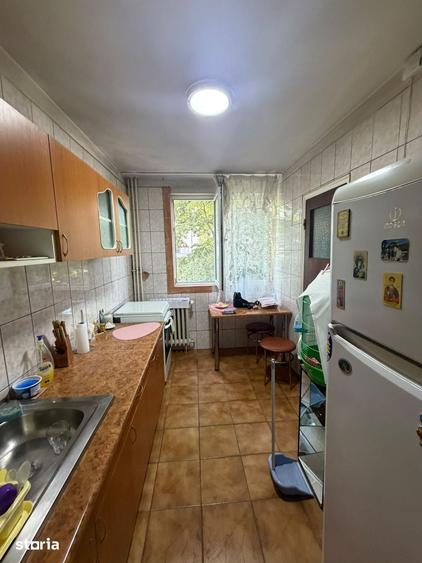 Apartament cu 3 camere decomandat în Titan — fotografia 3