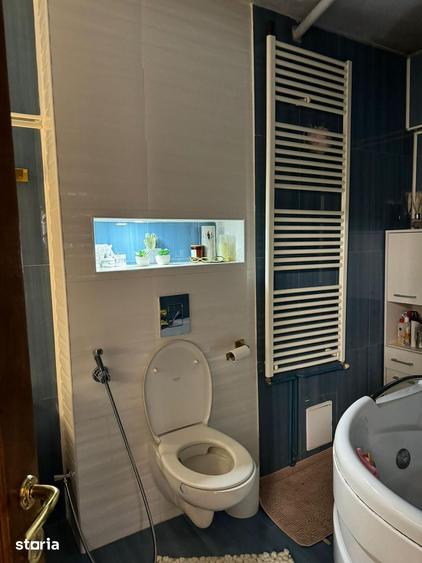 Apartament cu 3 camere decomandat în Calea București