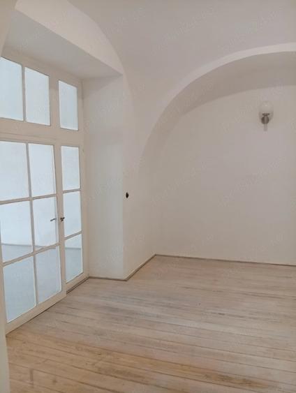 Apartament cu 2 camere nedecomandat în Central