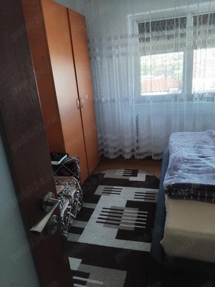 Apartament cu 3 camere decomandat în Filiași