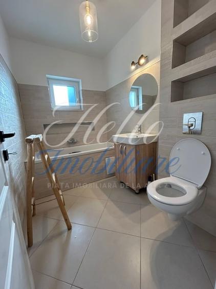 Apartament cu 3 camere decomandat, mobilat în Florești