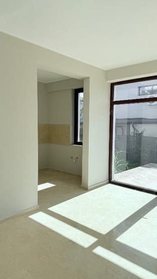 Casă individuală cu 5 camere cu Canalizare în Central