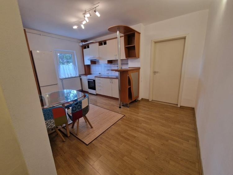 Apartament cu 2 camere semidecomandat în Complex Studențesc