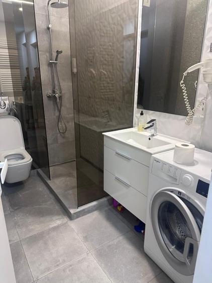 Apartament cu 2 camere semidecomandat, mobilat în Floreasca