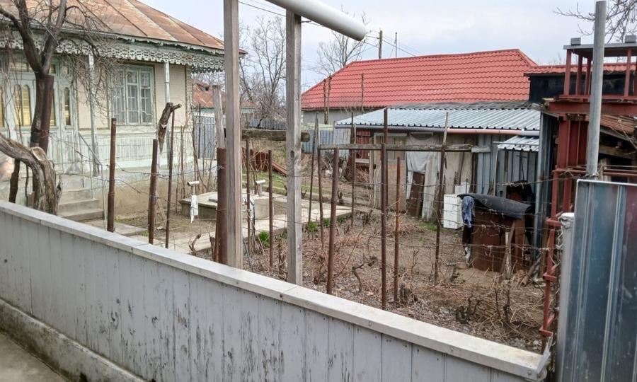 Casă individuală cu 6 camere cu Teren 2000 Mp în Pechea