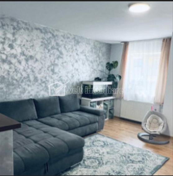 Apartament cu 3 camere semidecomandat în Florești