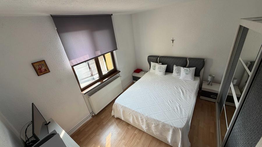 Apartament cu 3 camere decomandat în Vest