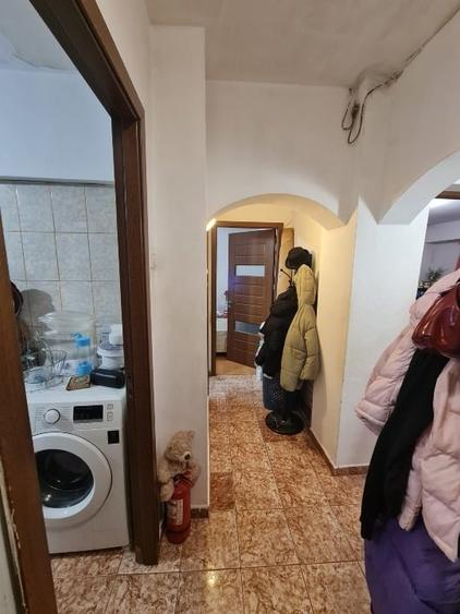 Apartament cu 3 camere decomandat în Sebastian