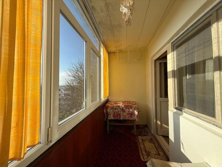 Apartament cu 3 camere decomandat, mobilat în Faleza Nord