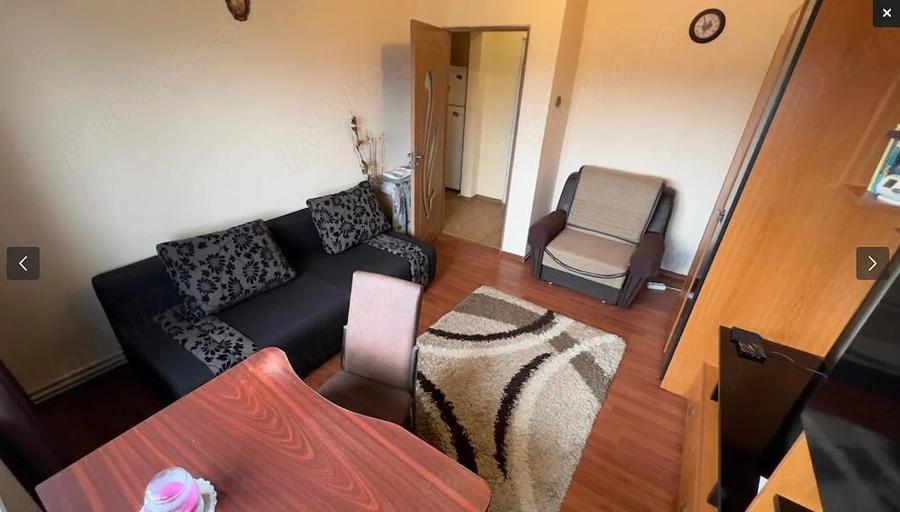 Apartament cu 3 camere decomandat în Petros