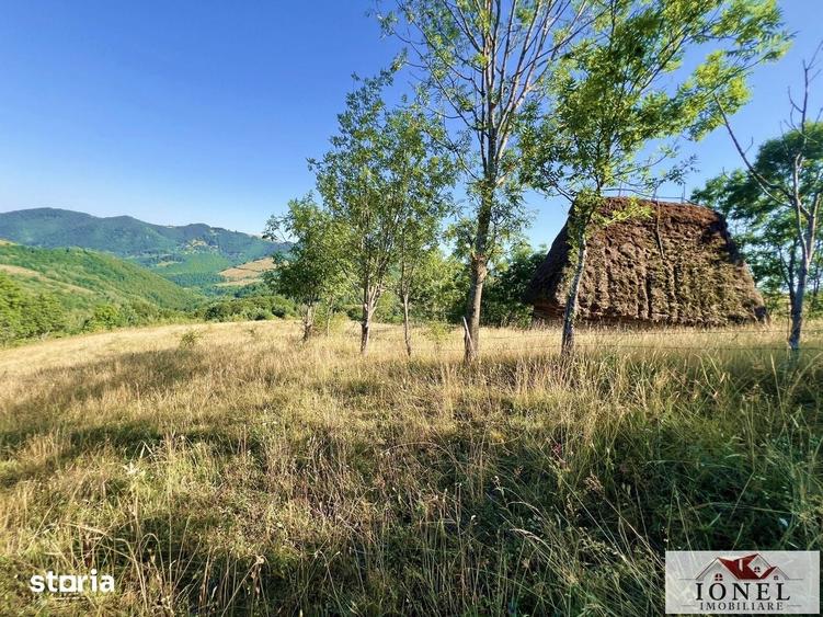 Casă cu 2 camere cu Teren 116445 Mp în Mogoș