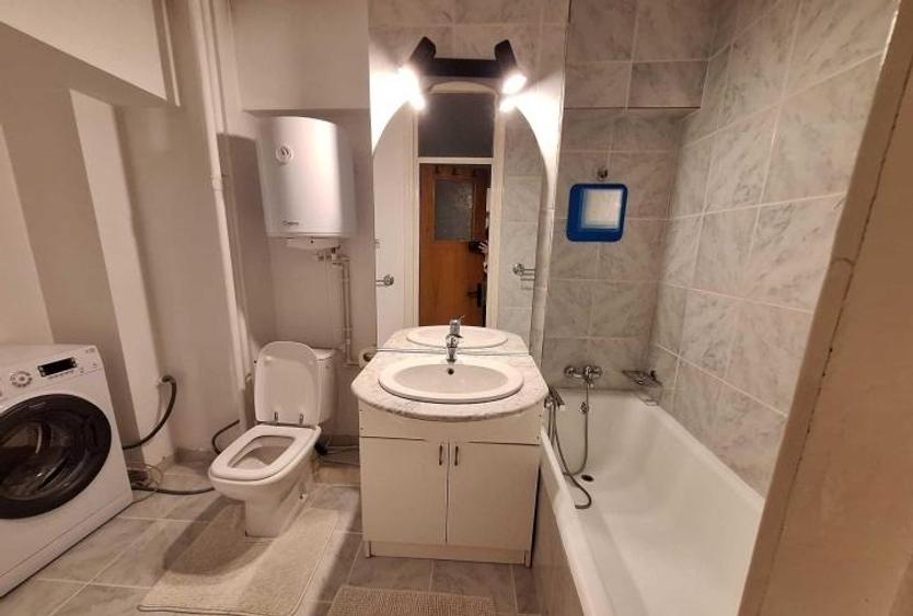 Apartament cu 3 camere decomandat în Ștefan cel Mare