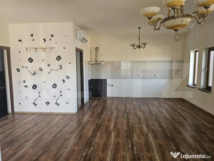 Casă cu 5 camere cu Teren 350 Mp în Ghercești