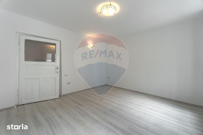 Apartament cu 2 camere semidecomandat în Centrul Istoric