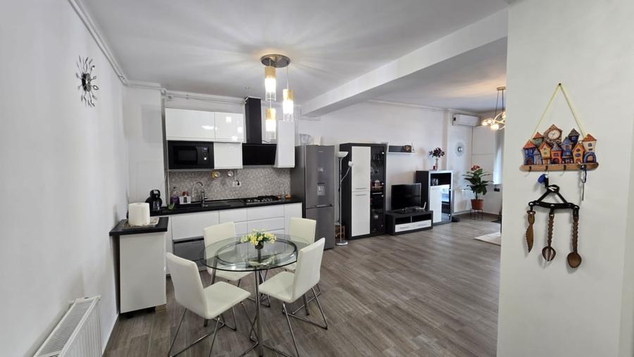 Apartament cu 2 camere decomandat în Mamaia-Sat
