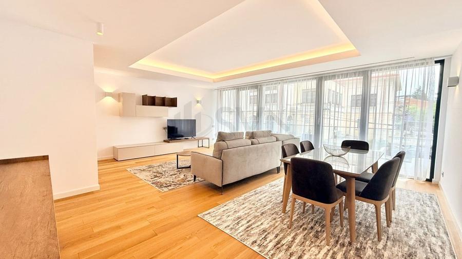 Apartament cu 4 camere decomandat, mobilat în Primăverii
