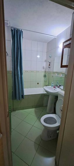 Apartament cu 2 camere semidecomandat în Costin Georgian