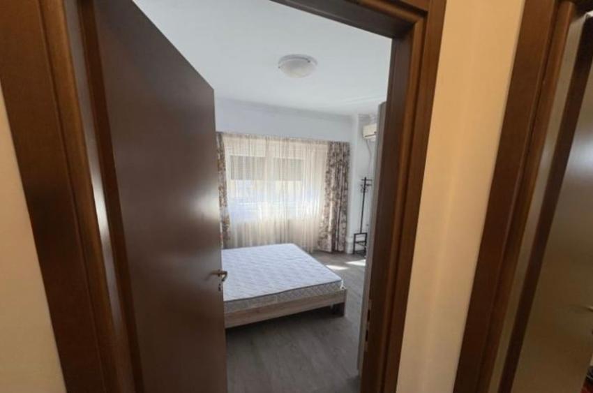 Apartament cu 3 camere decomandat în Grozăvești