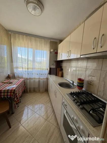 Apartament luminos cu 3 camere Moreni - 1