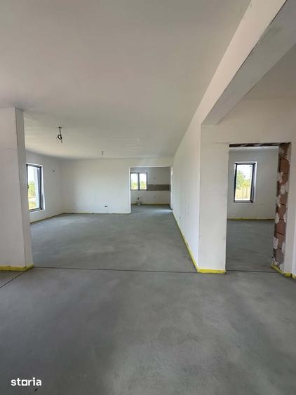 Casă cu 4 camere cu Teren 480 Mp în Central