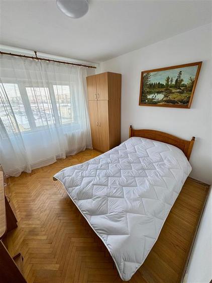 Apartament cu 3 camere decomandat, mobilat în Mircea cel Bătrân