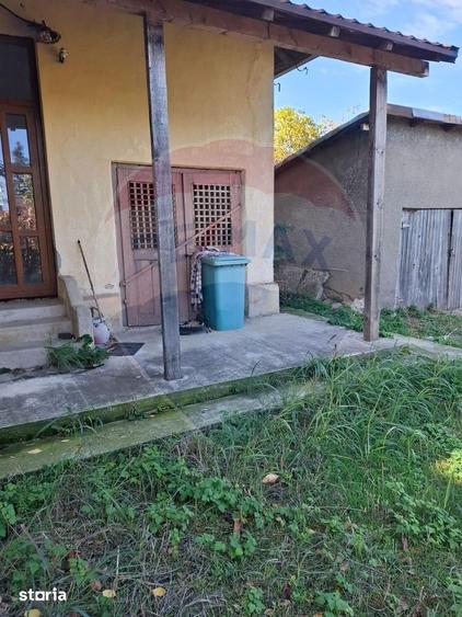 Casă cu 6 camere cu Teren 3300 Mp în Central