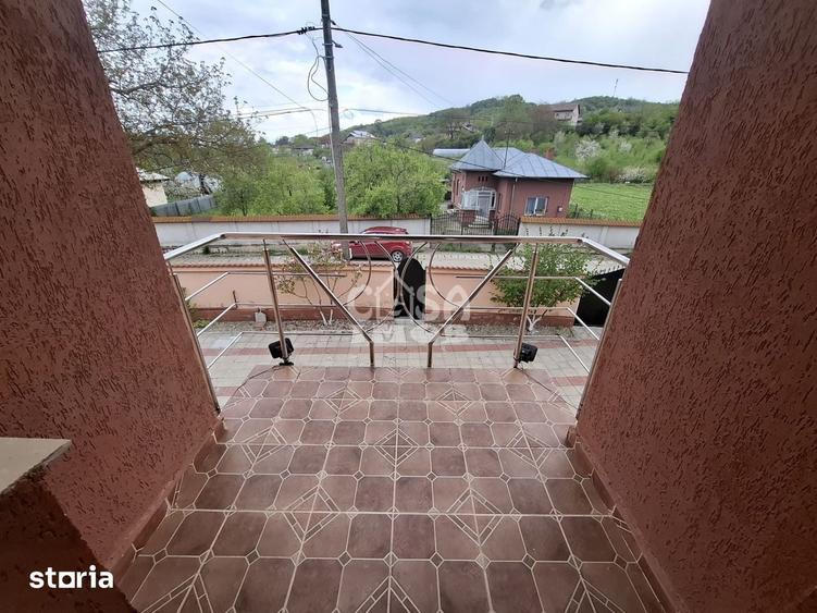 Casă cu 4 camere cu Teren 452 Mp în Aninoasa