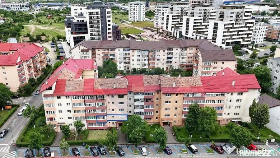 Apartament cu 2 camere decomandat în Noua
