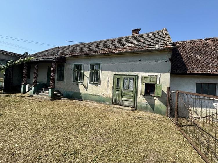 Casă cu 4 camere în Noua