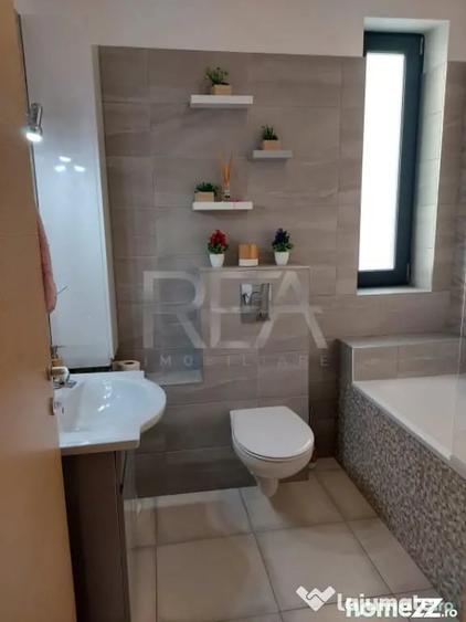 Casă cu 7 camere cu Teren 255 Mp în Titan