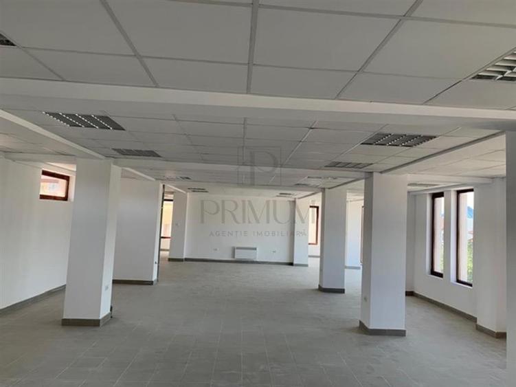 Casă cu 4 camere cu Canalizare în Dâmbovița