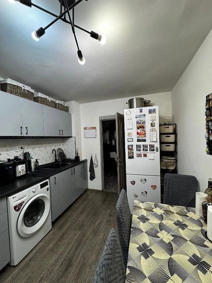 Apartament cu 3 camere decomandat în 13 Septembrie