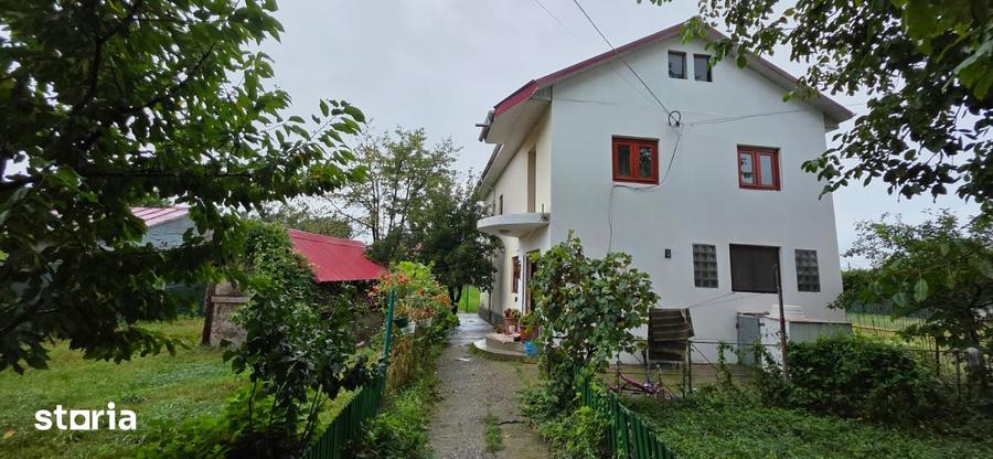 Casă cu 4 camere cu Teren 1000 Mp în Șerbănești