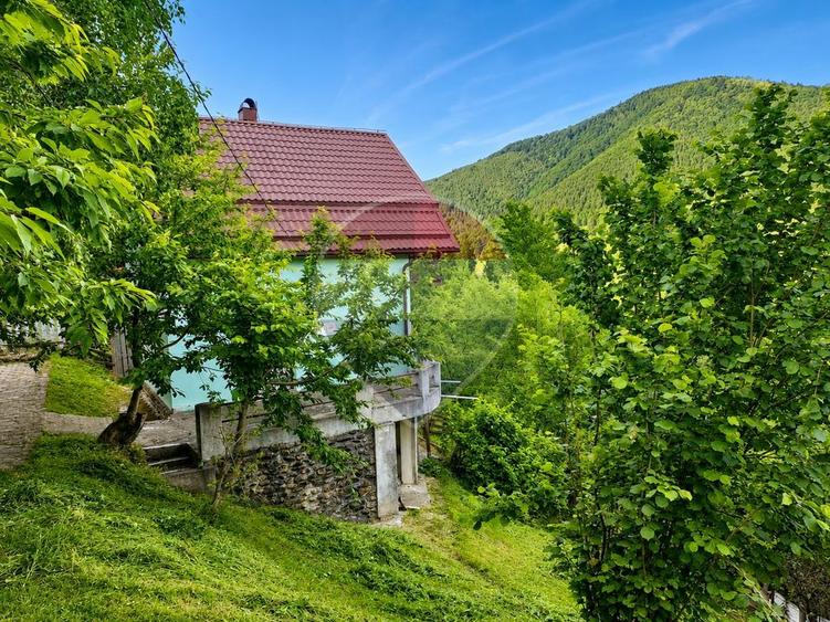 Casă individuală cu 4 camere cu Teren 930 Mp în Valea Ierii