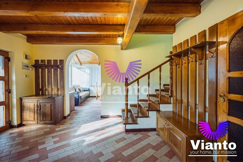 Casă cu 4 camere cu Piscina în Sadu