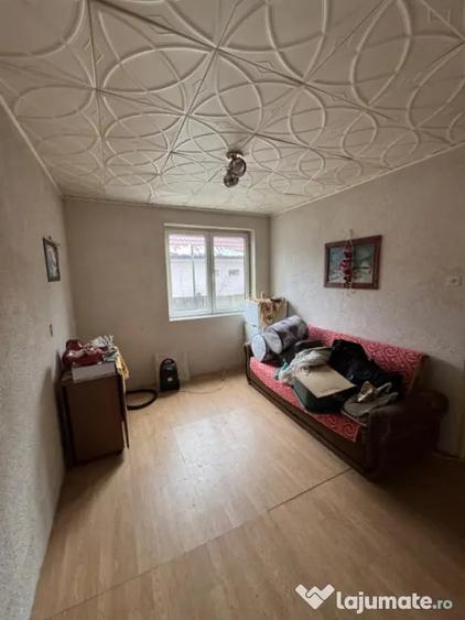 Apartament cu 2 camere semidecomandat în Ferneziu