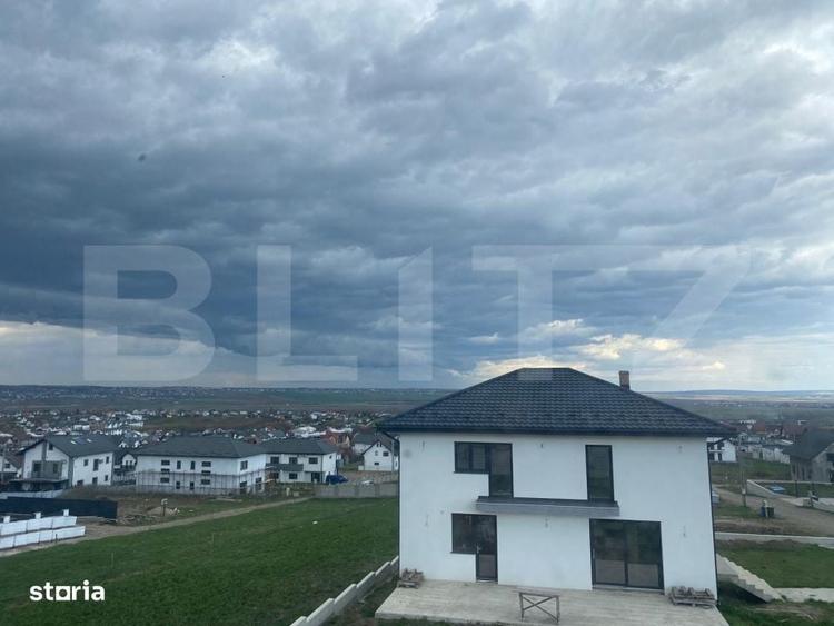 Casă cu 4 camere în Ipotești