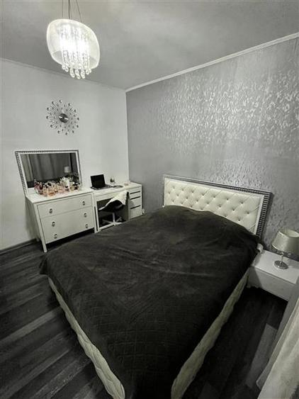 Apartament cu 3 camere decomandat, mobilat în Doamna Ghica