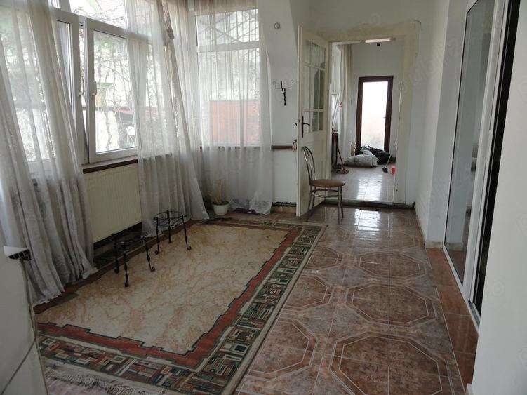 Casă cu 3 camere cu Teren 720 Mp în Pârneava
