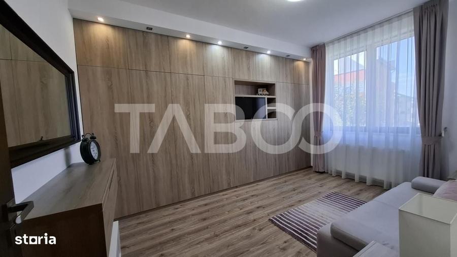 Casă cu 4 camere decomandat cu Teren 375 Mp în Central