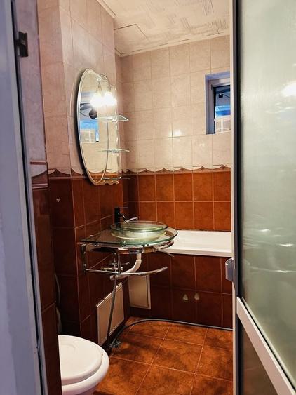 Apartament cu 3 camere decomandat în Craiter
