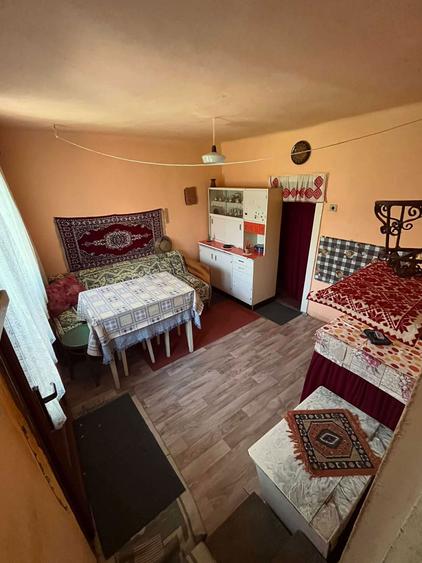 Casă cu 2 camere în Păsăreni