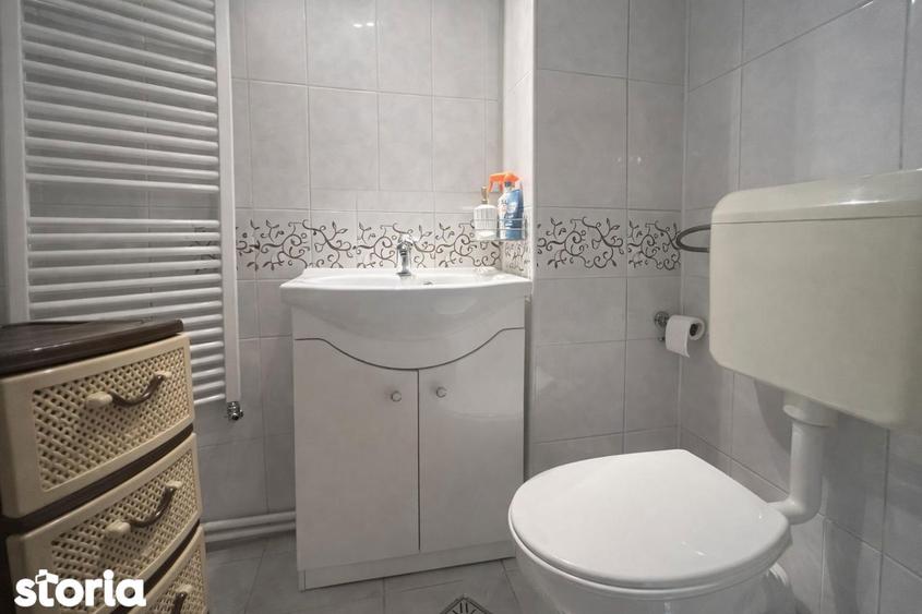 Apartament cu 3 camere decomandat în Valea Cetății